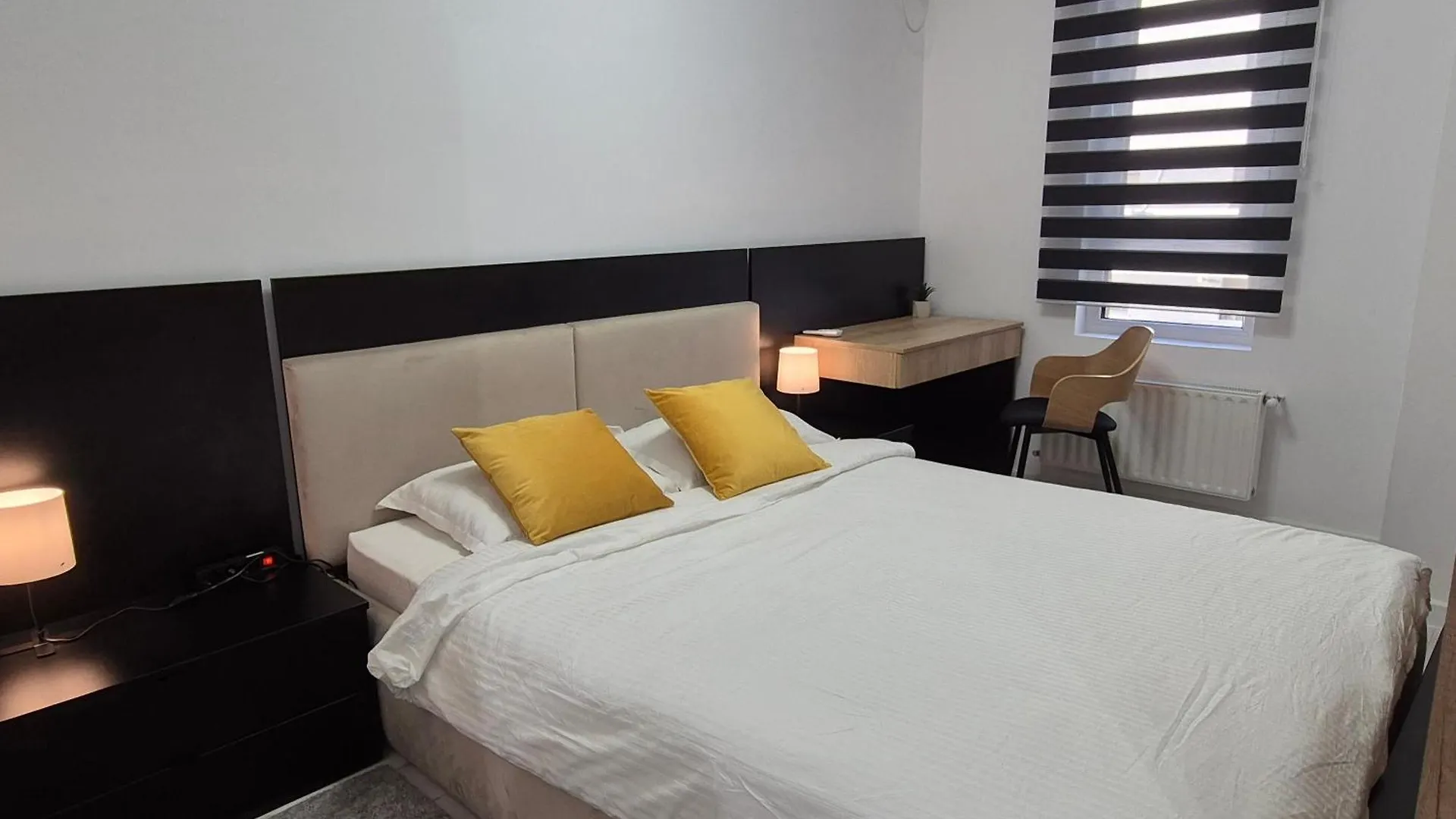 Apartment Bucharest Designer High-End Stay